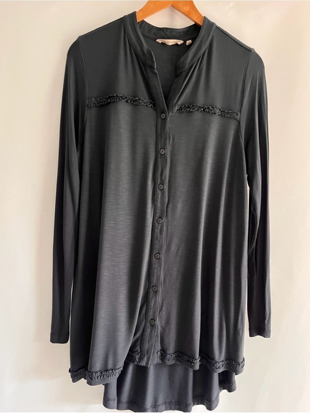 Sort Surroundings Washed-Out Dark Gray Ruffle Full Button Henley Tunic L